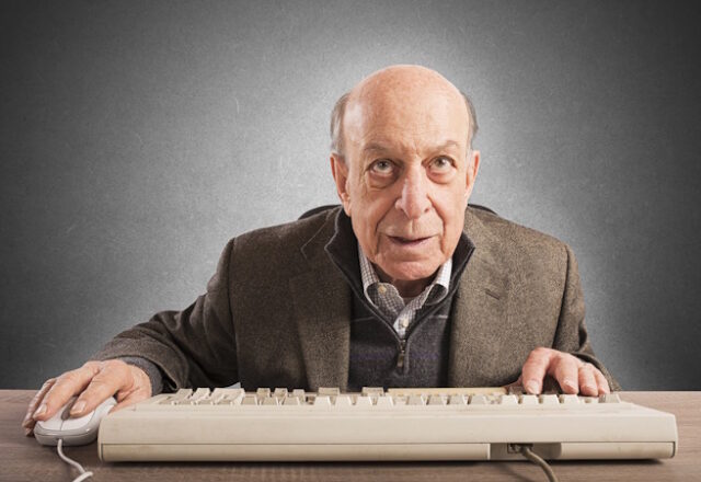https://www.vecteezy.com/photo/20925502-elderly-nerd-man