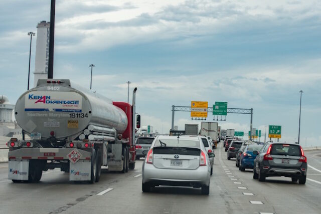 https://www.vecteezy.com/photo/20180333-washington-usa-june-23-2016-maryland-congested-highway-on-rainy-day