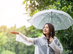 https://www.vecteezy.com/photo/27679945-woman-holding-an-umbrella-while-it-rains