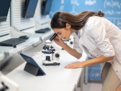 https://www.freepik.com/free-photo/woman-leaning-microscope-sideways-camera_31240170.htm#query=lab%20researcher&position=35&from_view=search&track=ais