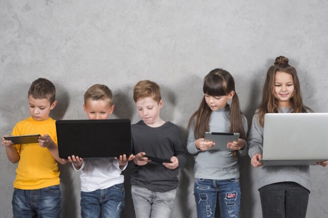 https://www.freepik.com/free-photo/children-using-electronic-devices_3606842.htm#query=school%20kids%20internet&position=2&from_view=search&track=ais