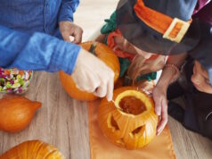 https://www.freepik.com/free-photo/close-up-young-happy-family-spending-time-together_13252297.htm#query=halloween%20carving&position=0&from_view=search&track=ais