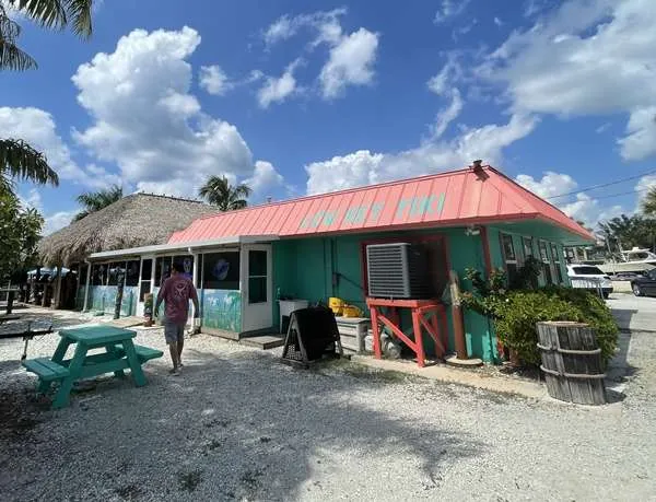 low-key-tiki-st.-James-City-2 https://floridatravel.blog/where-is-pine-island-florida-no-more-confusion/