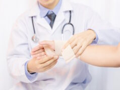 https://www.freepik.com/free-photo/male-doctor-putting-gauze-young-man-s-hand-clinic-closeup-first-aid_5018004.htm#query=personal%20injury&position=4&from_view=search&track=ais