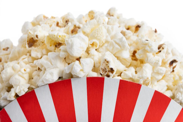 https://www.freepik.com/free-photo/salted-popcorn-isolated-white-background_38007394.htm#query=popcorn&position=20&from_view=search&track=sph