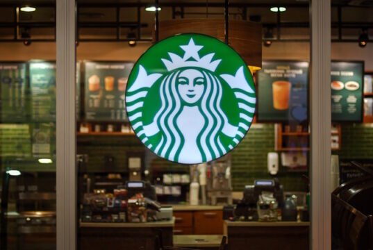https://www.vecteezy.com/photo/22166350-starbucks-cafe-interior-company-logo-sign-on-glass-door-moscow-27-09-2019