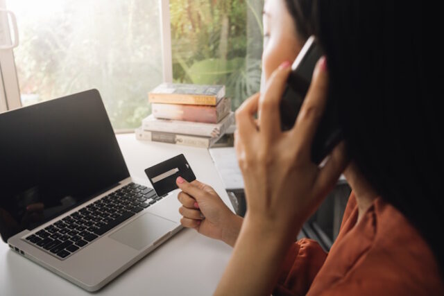 Woman hand using mobile smart phone, online payment, banking and https://www.vecteezy.com/photo/13070362-woman-hand-using-mobile-smart-phone-online-payment-banking-and-online-shopping-at-the-home