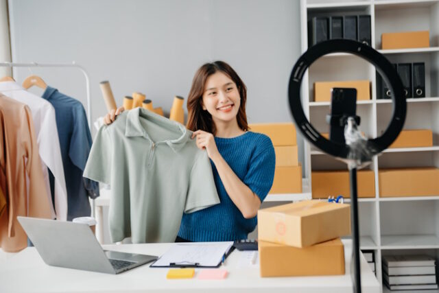 https://www.vecteezy.com/photo/29365629-young-woman-running-online-store-startup-small-business-sme-using-smartphone-or-tablet-taking-receive-and-checking-online-purchase-shopping