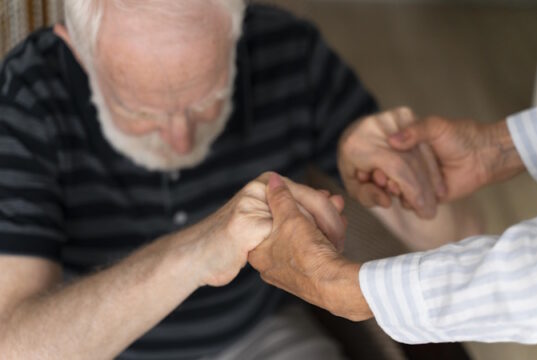 https://www.freepik.com/free-photo/senior-people-confronting-alzheimer-disease_16518806.htm#query=alzheimers&position=31&from_view=search&track=sph