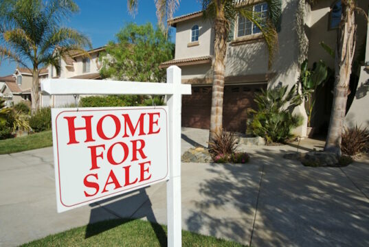 https://www.vecteezy.com/photo/16428498-home-for-sale-sign-and-new-home