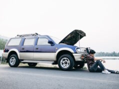 https://www.vecteezy.com/photo/10167745-man-try-to-fix-a-car-engine-problem-on-a-local-road-chiang-mai-thailand-people-with-car-problem-transportation-concept