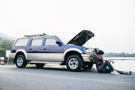 https://www.vecteezy.com/photo/10167745-man-try-to-fix-a-car-engine-problem-on-a-local-road-chiang-mai-thailand-people-with-car-problem-transportation-concept