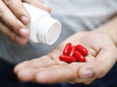 https://www.vecteezy.com/photo/17506187-mans-hands-with-pills-on-spilling-pills-out-of-bottle