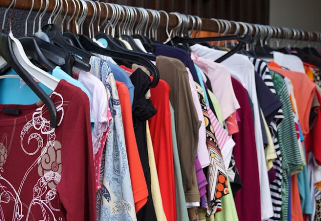 second hand ladieswear fashion https://www.vecteezy.com/photo/11020082-second-hand-ladieswear-fashion