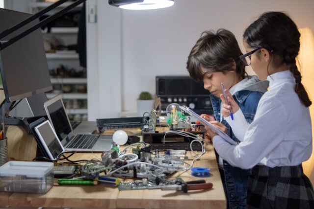 Young engineer working on new school project on robotics https://www.freepik.com/free-photo/young-engineer-working-new-school-project-robotics_24539247.htm#query=geeks&position=43&from_view=search&track=sph&uuid=8c45b900-6ce3-48c3-9f52-bb9f255a47c6