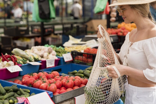 beautiful-woman-using-organic-bag-veggies https://www.freepik.com/free-photo/beautiful-woman-using-organic-bag-veggies_9877792.htm#from_view=detail_serie