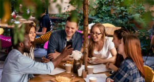 https://www.freepik.com/free-photo/top-view-friendly-meeting-college-students-their-free-time-cozy-restaurant_6449269.htm#query=group%20bar%20table&position=40&from_view=search&track=ais&uuid=7b40f52e-0485-49d7-9910-96c26496caa8