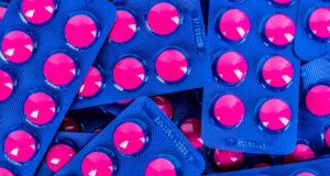https://www.vecteezy.com/photo/7771462-pink-tablets-pill-in-blue-blister-pack-isolated-on-white-background-painkiller-medicine-pharmaceutical-industry-medicine-for-treat-migraine-headache-fever-toothache-pharmacy-drugstore-products