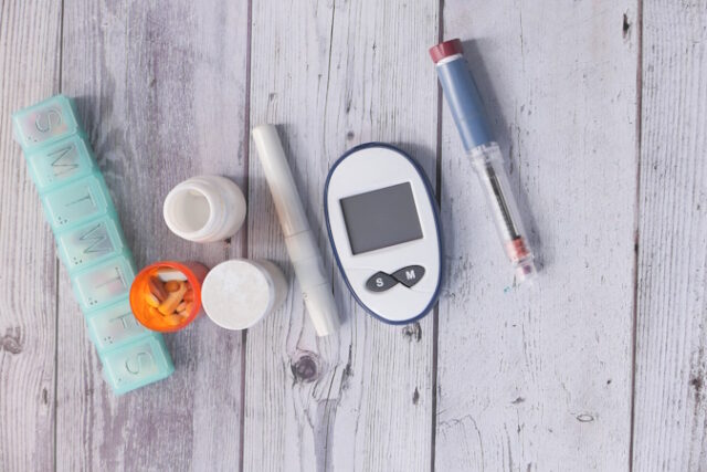 https://www.vecteezy.com/photo/2028833-top-view-of-diabetic-measurement-tools-and-pills-on-color-background