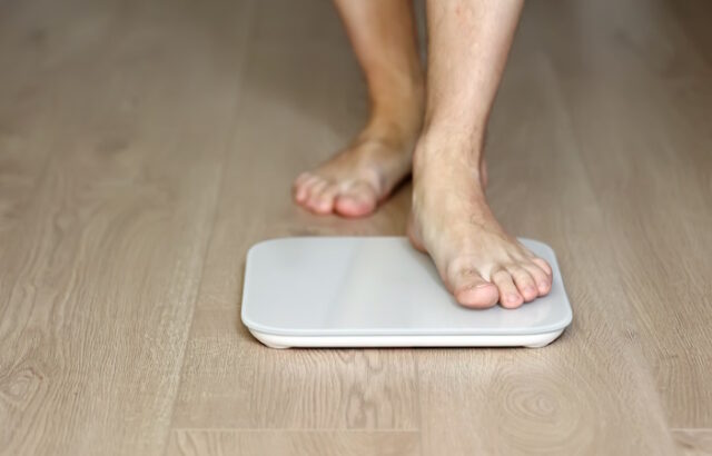 https://www.vecteezy.com/photo/11128967-man-walking-on-scales-measure-weight-male-wal-checking-bmi-weight-loss-human-barefoot-measuring-body-fat-overweight-guy-legs-step-on-bathroom-scale