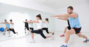 https://www.vecteezy.com/photo/10986749-young-people-group-in-fitness-club