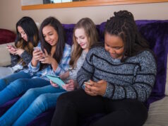 Kids social media Photo 65196124 © Mathayward | Dreamstime.com