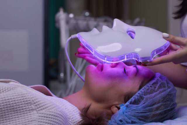https://www.freepik.com/premium-photo/led-light-antiaging-mask-facial-skin-care-spa-slow-motion-woman-lies-couch-spec_26917636.htm#fromView=search&page=1&position=37&uuid=74f86214-85b1-40b8-b4cb-d39f2f4cdba2