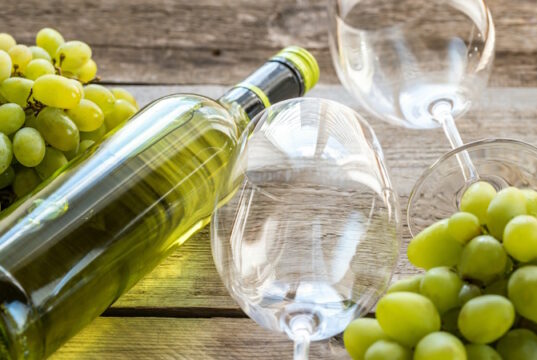 https://www.vecteezy.com/photo/5733204-bottle-of-white-wine-with-bunch-of-grape