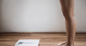 https://www.vecteezy.com/photo/1226735-female-bare-feet-approaches-scale
