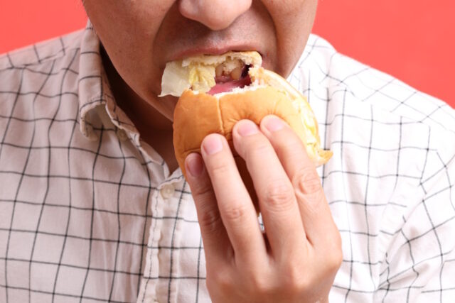 https://www.vecteezy.com/photo/32190132-man-eating-food