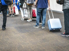 https://www.vecteezy.com/photo/8568798-passenger-pull-the-belonging-in-the-airport