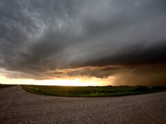 https://www.vecteezy.com/photo/5903722-storm-clouds-canada