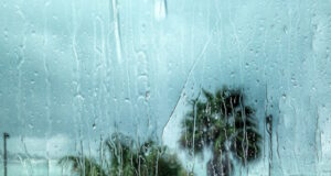 https://www.freepik.com/premium-photo/close-up-water-drops-glass_105523882.htm#fromView=search&page=1&position=17&uuid=38e3ce6a-f7ed-4263-a082-dbeb8e71aac9