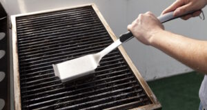 Grill Cleaning (Photo 29875080 | Grill Cleaning © Eldadcarin | Dreamstime.com)