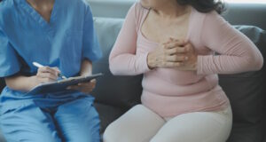 https://www.vecteezy.com/photo/23164306-doctor-use-stethoscope-checking-up-heart-beat-lunch-of-auscultation-in-doctor-office-at-hospital-patient-worker-has-to-get-medical-checkup-every-year-for-her-health-or-medical-checkup-cardiologist