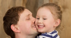 https://www.vecteezy.com/photo/28091515-happy-father-kissing-little-daughter
