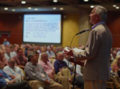 https://www.vecteezy.com/photo/44540124-speaking-in-the-hall-in-front-of-an-audience-on-the-podium
