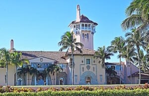 https://commons.wikimedia.org/wiki/File:Mar-a-Lago,_Palm_Beach._FL,_US.jpg