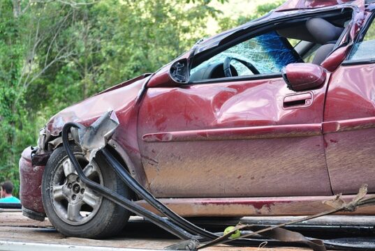 https://pixabay.com/photos/crash-car-car-crash-accident-1308575/