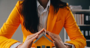 https://www.vecteezy.com/photo/36128577-real-estate-agent-delivering-sample-homes-to-customers-mortgage-loan-contracts-make-a-contract-for-hire-purchase-and-sale-of-a-house-and-home-insurance-contracts-home-mortgage-loan-concepts