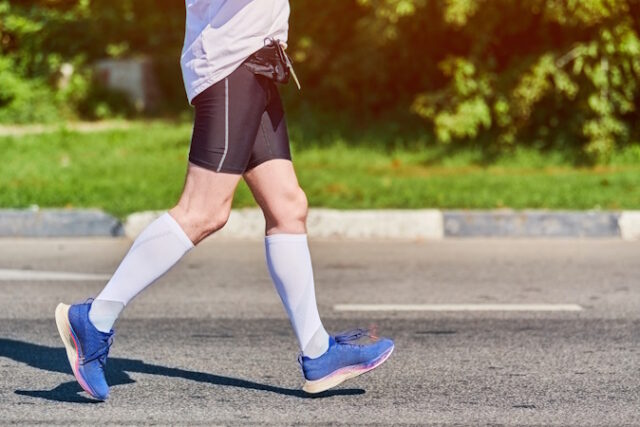 https://www.vecteezy.com/photo/13032184-running-man-on-road