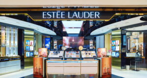 Estee Lauder ID 95383798 © Tea | Dreamstime.com