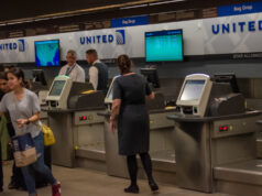 Airline Ticket line ID 154642584 | Airline Ticket Counter © Viavaltours | Dreamstime.com