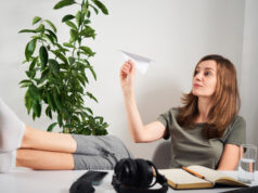 Procrastinate ID 213372990 | Procrastinate © Dabisik | Dreamstime.com