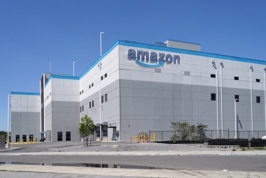 Amazon building ID 320122875 | Amazon © Spiroview Inc. | Dreamstime.com