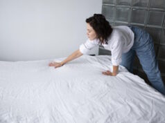 https://www.freepik.com/free-photo/medium-shot-woman-making-bed_16499956.htm#fromView=search&page=1&position=2&uuid=0bc4249d-d613-4781-998b-05b9142bec35