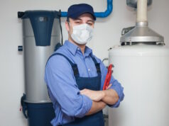 https://www.freepik.com/premium-photo/plumber-wearing-mask-work-covid-concept_18136669.htm#from_view=detail_alsolike