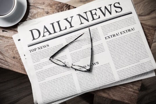 news https://www.vecteezy.com/photo/11585605-business-newspaper-on-wooden-desk-with-glasses-and-coffee-cup-daily-newspaper-mock-up-concept