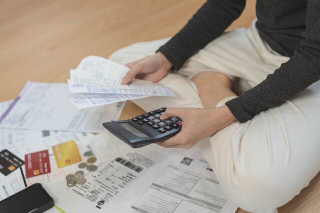 Financial owe asian woman, female sitting on floor home, stresse https://www.vecteezy.com/photo/21620469-financial-owe-asian-woman-female-sitting-on-floor-home-stressed-and-confused-by-calculate-expense-from-invoice-or-bill-have-no-money-to-pay-mortgage-or-loan-debt-bankruptcy-or-bankrupt-concept