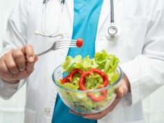 https://www.vecteezy.com/photo/49209721-nutritionist-doctor-holding-healthy-salmon-steak-and-vegetable-vitamin-food-for-patient-in-hospital